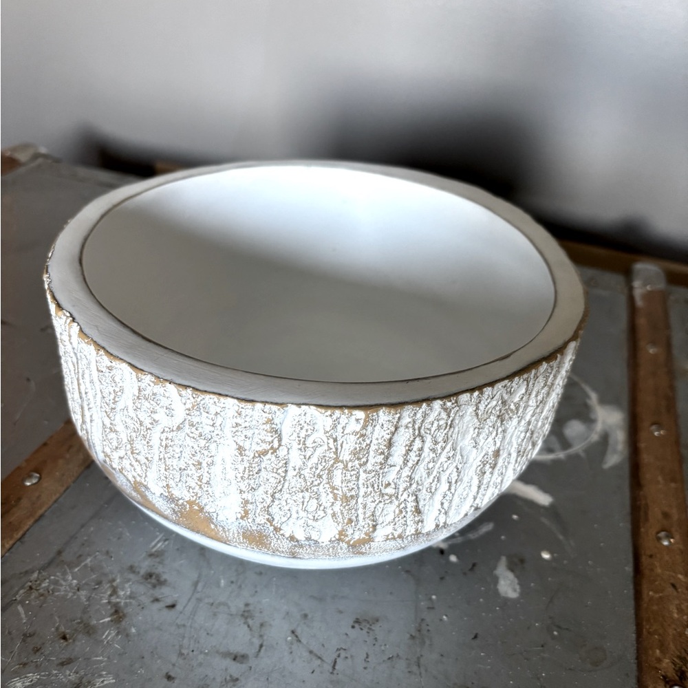 Textured & matte finish bowl. Decor.